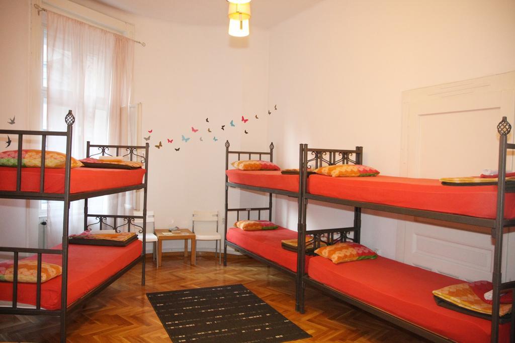Time Hostel Beograd Bagian luar foto