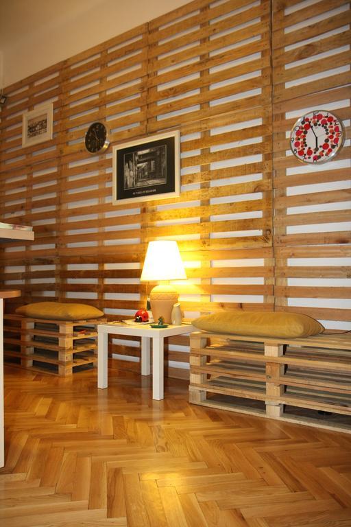 Time Hostel Beograd Bagian luar foto