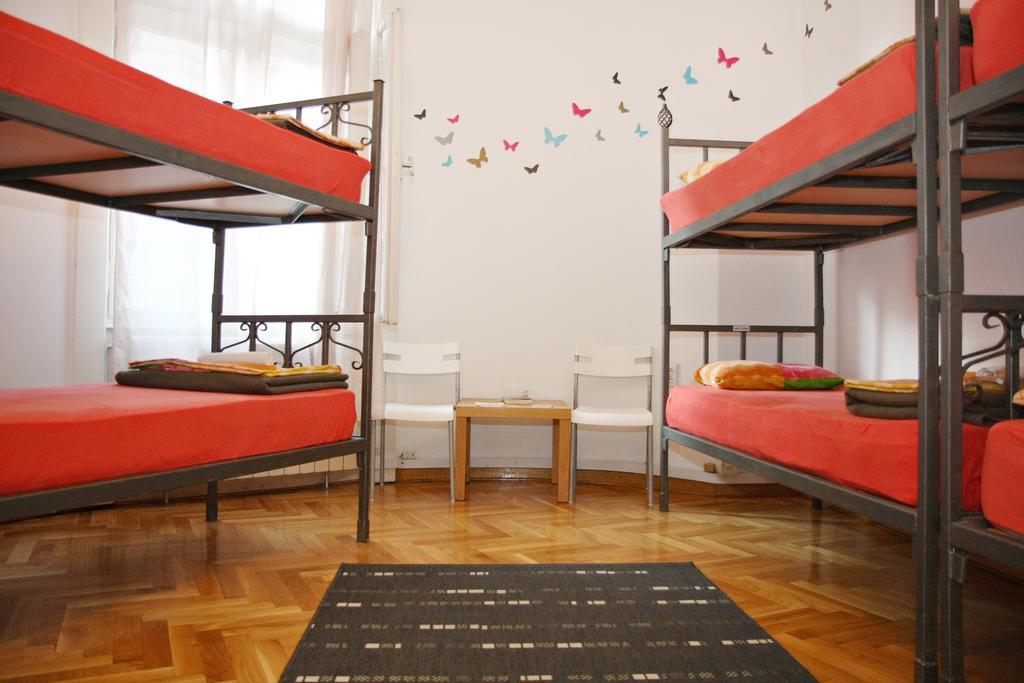 Time Hostel Beograd Ruang foto