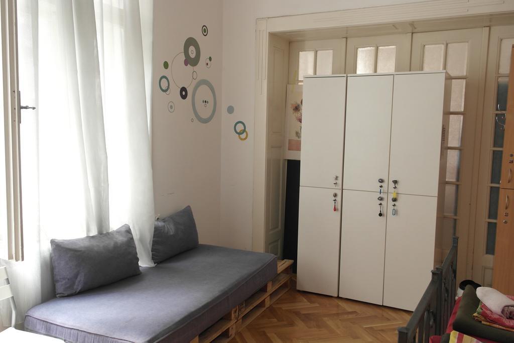 Time Hostel Beograd Bagian luar foto