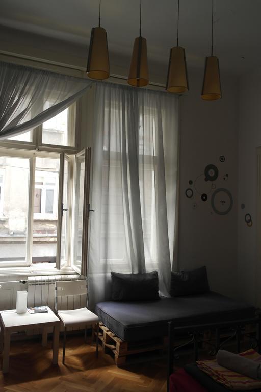 Time Hostel Beograd Bagian luar foto